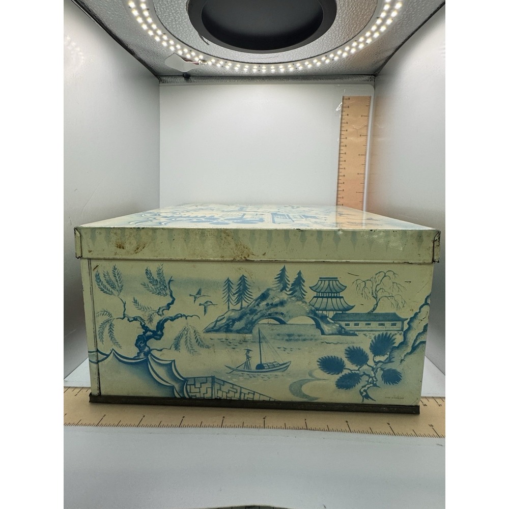 Antique Huntley & Palmers Biscuits Tin Large W/Top VERY RARE! 9 x 8.5 x 4.75 - Picture 3 of 9
